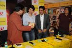 Manoj Bajpai, Gul Panag, Piyush Jha unveil The Edge of Machete book in Juhu, Mumbai on 9th Nov 2012 (54).JPG