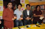 Manoj Bajpai, Gul Panag, Piyush Jha unveil The Edge of Machete book in Juhu, Mumbai on 9th Nov 2012 (56).JPG