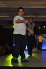 Model walk the ramp at Umeed-Ek Koshish charitable fashion show in Leela hotel on 9th Nov 2012.1 (49).JPG