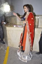 Monica Bedi walk the ramp at Umeed-Ek Koshish charitable fashion show in Leela hotel on 9th Nov 2012 (35).JPG