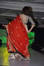 Monica Bedi walk the ramp at Umeed-Ek Koshish charitable fashion show in Leela hotel on 9th Nov 2012 (58).JPG