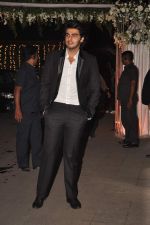 Arjun Kapoor at the Wedding reception of Navin and Mahek Shetty in Mumbai on 11th Nov 2012 (90).JPG