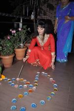 Rakhi Sawant celeberates Diwali with family in Andheri, Mumbai on 11th Nov 2012 (7).JPG