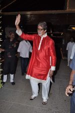 Amitabh Bachchan celebrates Diwali in Mumbai on 13th Nov 2012 (10).JPG
