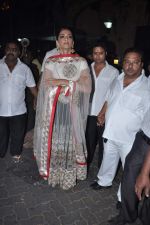 Sonam Kapoor celebrates Diwali in Mumbai on 13th Nov 2012 (62).JPG