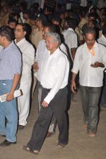 at Bal Thackeray funeral in Mumbai on 18th Nov 2012 (270).JPG