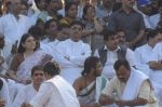 at Bal Thackeray funeral in Mumbai on 18th Nov 2012 (286).JPG