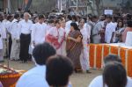 at Bal Thackeray funeral in Mumbai on 18th Nov 2012 (296).JPG