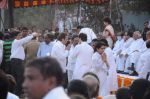 at Bal Thackeray funeral in Mumbai on 18th Nov 2012 (328).JPG
