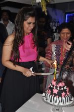 at designer Manali Jagtap_s birthday bash in Mumbai on 19th Nov 2012 (22).JPG