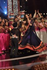 Anushka Sharma at India_s Got Talent grand finale in Filmcity, Mumbai on 21st Nov 2012 (47).JPG