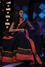 Anushka Sharma at India_s Got Talent grand finale in Filmcity, Mumbai on 21st Nov 2012 (68).JPG