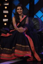 Anushka Sharma at India_s Got Talent grand finale in Filmcity, Mumbai on 21st Nov 2012 (71).JPG