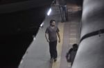 Emraan Hashmi snapped on location at Goregaon station in Mumbai on 21st Nov 2012 (9).JPG