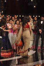 Katrina Kaif at India_s Got Talent grand finale in Filmcity, Mumbai on 21st Nov 2012 (49).JPG