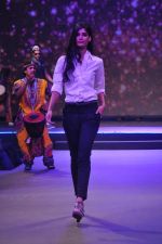 at Future Lifestyle Fashion Show in Taj Land_s End, Mumbai on 21st Nov 2012 (154).JPG