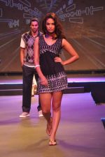 at Future Lifestyle Fashion Show in Taj Land_s End, Mumbai on 21st Nov 2012 (157).JPG