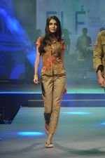 at Future Lifestyle Fashion Show in Taj Land_s End, Mumbai on 21st Nov 2012 (56).JPG