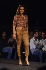 at Future Lifestyle Fashion Show in Taj Land_s End, Mumbai on 21st Nov 2012 (79).JPG