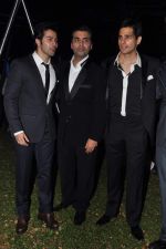 Varun Dhawan, Siddharth Malhotra, Karan Johar at Chivas Studio day 1 in Grand Hyatt on 23rd Nov 2012 (53).JPG