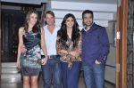 Shilpa Shetty, Raj Kundra, Shane Warne and Liz Hurley at Shilpa Shetty_s bash for Shane Warne and Liz Hurley in Juhu, Mumbai on 24th Nov 2012 (26).JPG