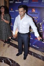 Salman Khan at IBN 7 Super Idols Award ceremony in Mumbai on 25th Nov 2012 (117).JPG