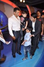 Salman Khan at IBN 7 Super Idols Award ceremony in Mumbai on 25th Nov 2012 (131).JPG