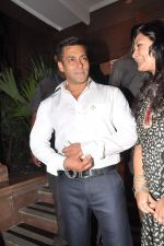 Salman Khan at IBN 7 Super Idols Award ceremony in Mumbai on 25th Nov 2012 (140).JPG