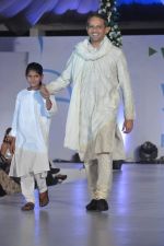  at Global peac fashion show by Neeta Lulla at Welingkar Institute in Mumbai on 26th Nov 2012 (167).JPG