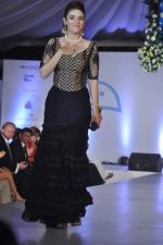 Raageshwari Loomba at Global peac fashion show by Neeta Lulla at Welingkar Institute in Mumbai on 26th Nov 2012 (216).JPG