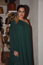 Sona Mohapatra at Atosa preview for designer Gaurav Gupta and Kanika Saluja in Mumbai on 27th Nov 2012 (41).JPG