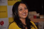 Suchitra Krishnamurthy at Anusha Subramaniam_s book launch in Kemps Corner, Mumbai on 28th Nov 2012 (39).JPG