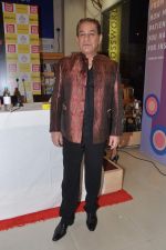 Dalip Tahil at the launch of Vinod Nair_s book in Crossword, Mumbai on 30th Nov 2012 (20).JPG