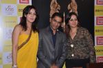 Vinod Nair, Tulip Joshi , Kiran Bawa at the launch of Vinod Nair_s book in Crossword, Mumbai on 30th Nov 2012 (12).JPG