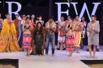 Vidyut Jamwal walk the ramp for Welspun Show at IRFW 2012 in Goa on 1st Dec 2012 (91).JPG
