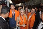 Paris Hilton visits Siddhivinayak Temple in Mumbai on 3rd Dec 2012 (22).JPG