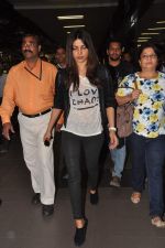 Priyanka Chopra return from Dubai after performing at Ahlan Bollywood show in Airport, Mumbai on 3rd Dec 2012 (42).JPG
