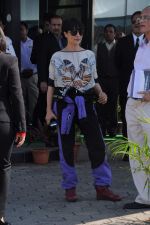 Adhuna Akhtar at Aamby Valley skydiving event in Lonavla, Mumbai on 4th Dec 2012 (10).JPG