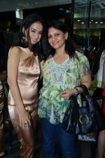 at the launch of Shaina NC_s new jewellery line at Gehna in Bandra, Mumbai on 4th Dec 2012 (30).JPG