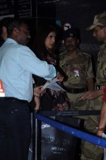 Priyanka Chopra snapped at international airport, Mumbai on 5th Dec 2012 (14).JPG