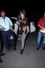 Priyanka Chopra snapped at international airport, Mumbai on 5th Dec 2012 (9).JPG