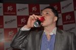 Gautam Singhania launches KS energy drink in Trident, Mumbai on 6th Dec 2012 (22).JPG