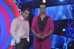 Akshay Kumar, Salman Khan on the sets of Big Boss in Lonavla, Mumbai on 7th Dec 2012 (49).JPG