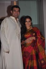 Vidya Balan and Siddharth Roy Kapur_s wedding bash for family in Juhu, Mumbai on 11th Dec 2012 (42).JPG