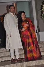Vidya Balan and Siddharth Roy Kapur_s wedding bash for family in Juhu, Mumbai on 11th Dec 2012 (45).JPG