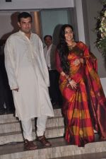 Vidya Balan and Siddharth Roy Kapur_s wedding bash for family in Juhu, Mumbai on 11th Dec 2012 (46).JPG