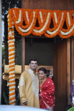 Vidya Balan poses after her wedding with Siddharth Roy in Bandra, Mumbai on 14th Dec 2012,1 (2).JPG