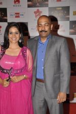 Sonali Kulkarni at Big Star Awards red carpet in Mumbai on 16th Dec 2012 (26).JPG