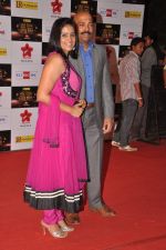 Sonali Kulkarni at Big Star Awards red carpet in Mumbai on 16th Dec 2012,1 (5).JPG