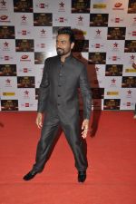 at Big Star Awards red carpet in Mumbai on 16th Dec 2012 (96).JPG